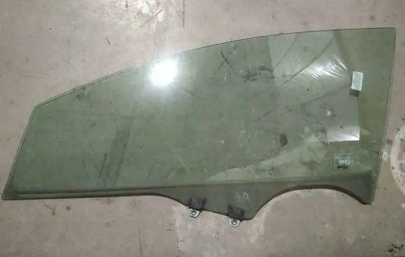 Honda Civic Front door window glass four-door as2