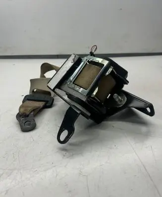 Mercedes-Benz CLS C219 Rear seatbelt 602953000 A2198601985