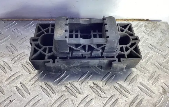 Mercedes-Benz GLE (W166 - C292) Jacking socket point A1666980131 A2046920028 A2046900009
