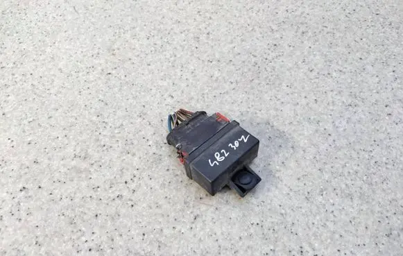 Peugeot 307 Fuel injection pump control unit/module 240107