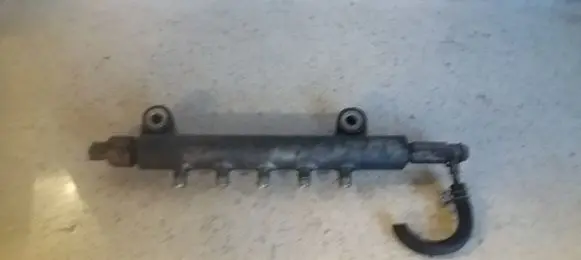 Nissan X-Trail T30 Fuel main line pipe