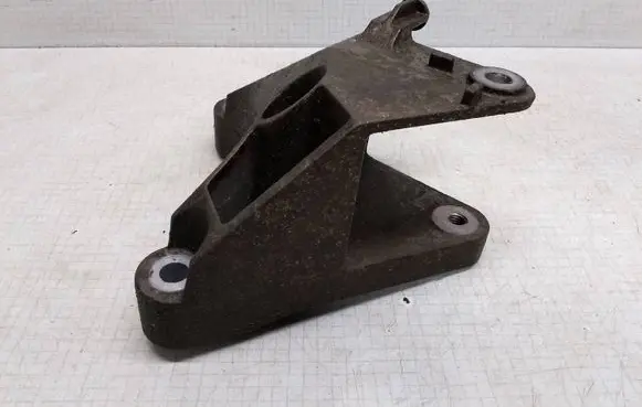 Opel Vectra C Engine mounting bracket 461117160 13175267