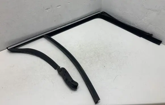 BMW 2 F46 Rubber seal rear door window/glass 8498432 15310510