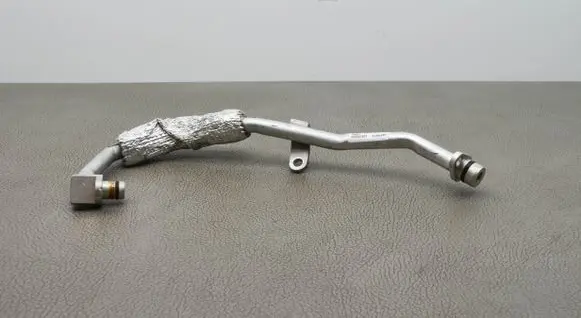 Audi Q7 4M Engine coolant pipe/hose 057121667B