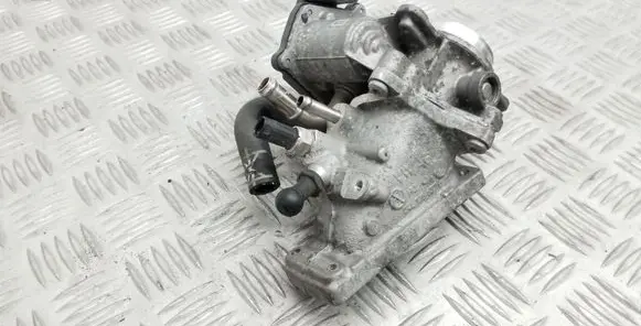 Volkswagen Golf VII Throttle valve 04L128063N 04L128059M