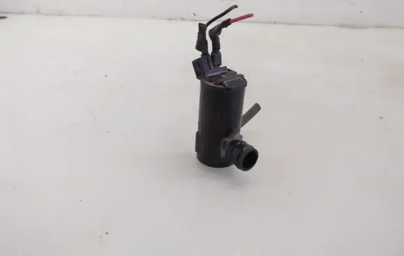 Toyota Yaris Windscreen/windshield washer pump