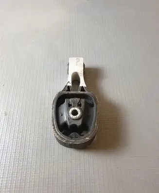 Opel Mokka B Gearbox mounting bracket 9824116780