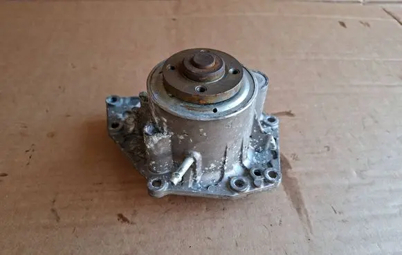 Bentley Bentayga Water pump 07P121008B