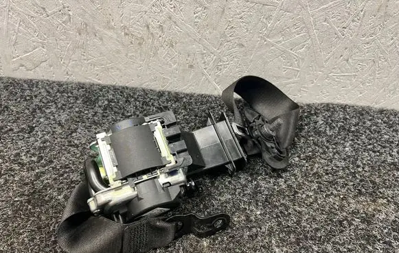 BMW 3 G20 G21 Front seatbelt 7496290