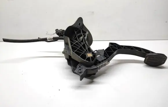 Citroen C4 II Picasso Brake pedal 9676721980