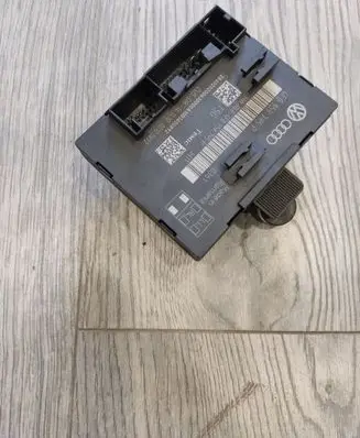 Audi Q7 4L Door control unit/module 4F0959795P