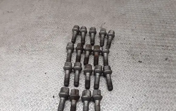 BMW 5 E60 E61 Nuts/bolts 