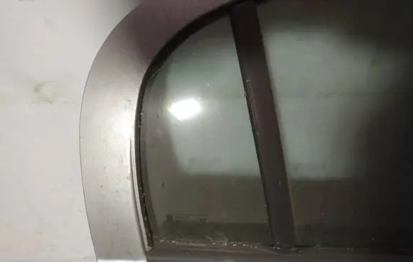Opel Astra G Rear vent window glass as2