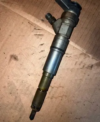 BMW X5 E53 Fuel injector 7789661