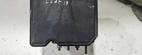 Nissan Leaf I (ZE0) ABS Pump A98000B59 E1X310140 60135098