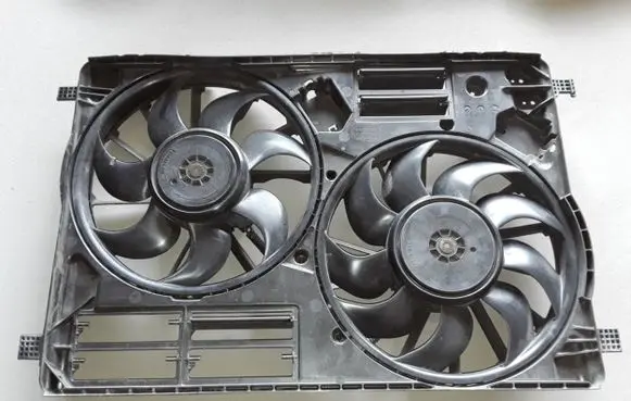 Ford Kuga II Radiator cooling fan shroud 97205504