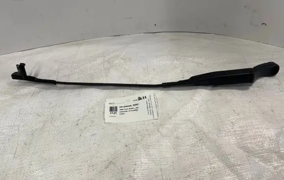 Volkswagen PASSAT B5.5 Front wiper blade arm 3B1955410C