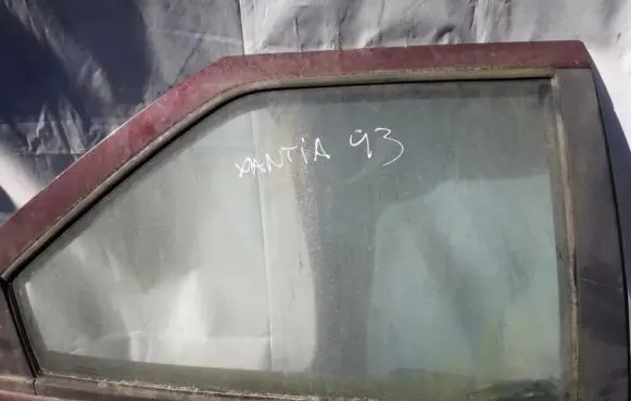 Citroen Xantia Rear door window glass