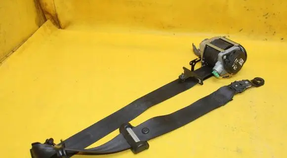 Volvo S60 Front seatbelt