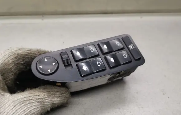 BMW 5 E39 Electric window control switch 61316904303 6904303