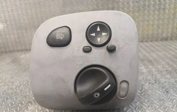 Mercedes-Benz C W203 Light switch 2035451604