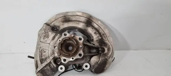 BMW M4 F82 F83 Front wheel hub 2284001 2284235 2284744301