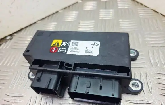 Opel Insignia A Airbag control unit/module 13593287