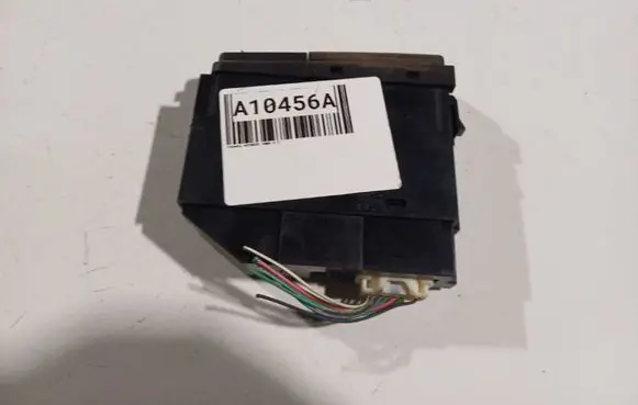 Toyota Avensis T250 Windscreen/window heater switch 8479005130C