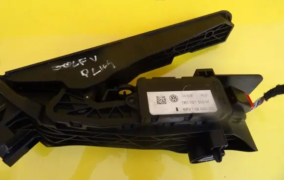 Volkswagen Golf V Accelerator throttle pedal 1K1721503M