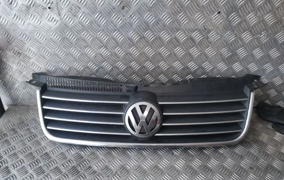 Volkswagen PASSAT B5.5 Front bumper upper radiator grill 3B0853651K 3B0853601C 3B0853651J