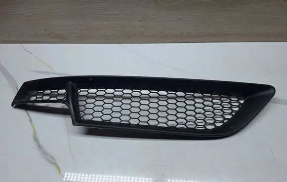 Alfa Romeo GT Front bumper lower grill LS380121 ST3931