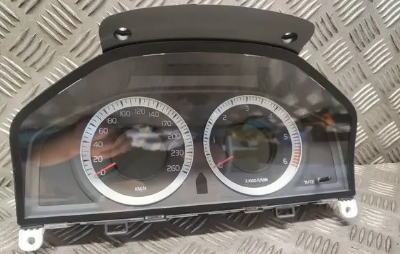 Volvo XC70 Speedometer (instrument cluster) 31270901AA 36002600 69399320U