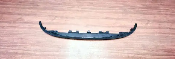 Front bumper lip
