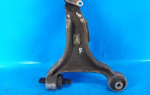 Volvo XC70 Front lower control arm/wishbone 30635232
