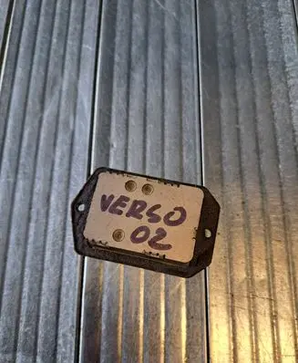 Toyota Avensis Verso Heater blower fan relay L2D301