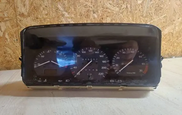 Volkswagen PASSAT B4 Speedometer (instrument cluster) 3A0919033