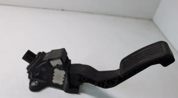 Toyota Yaris Accelerator throttle pedal 7811000D11