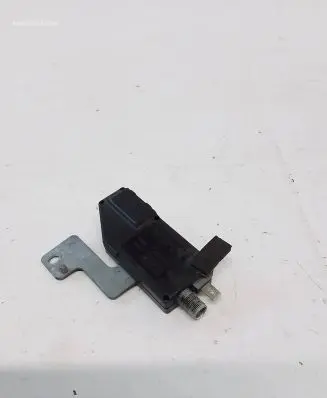 Mercedes-Benz ML W163 Aerial antenna amplifier 1638200089 AAR550