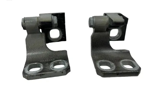 Jeep Renegade Front door hinge set A048903