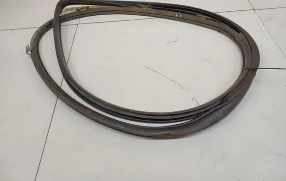 Toyota Corolla E120 E130 Rubber seal front coupe door 