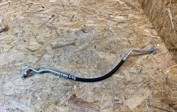 Volvo V60 Air conditioning (A/C) pipe/hose 32226282