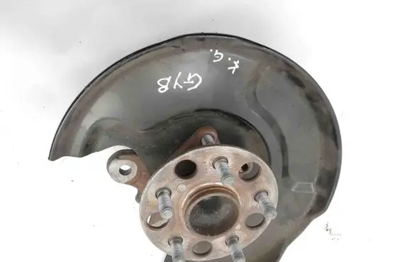 Toyota Yaris XP210 Rear wheel hub