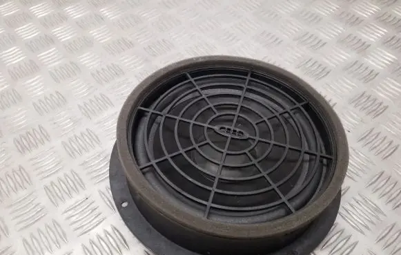 Audi Q3 8U Front door speaker