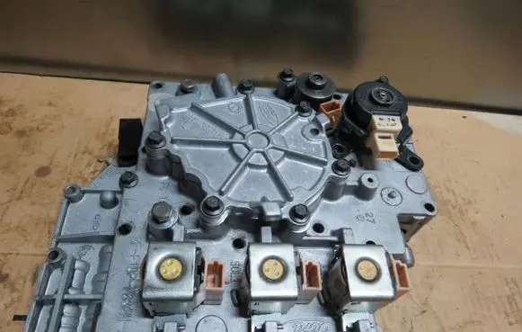 Ford Mondeo MK IV Transmission gearbox valve body 5G13-7Z488-AA