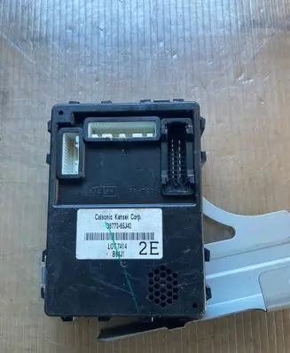 Suzuki Grand Vitara II Comfort/convenience module 3677065J40 B64J1