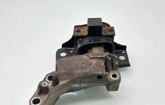 Nissan Qashqai Engine mount bracket 11232JD00A