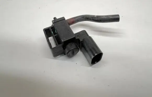 Porsche Panamera (971) Turbo solenoid valve 037906283 037906283C