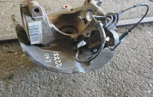 BMW 5 E60 E61 Front wheel hub spindle knuckle 6768316 551067563