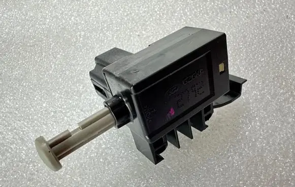 Ford Fiesta Clutch pedal sensor 6G9T11A152AA