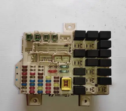 Mitsubishi Colt Fuse module 8637A171 5WK45103L 1571hoa